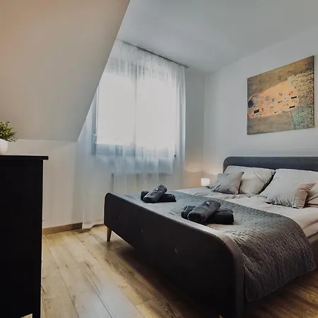 Apartment Dorapartman *